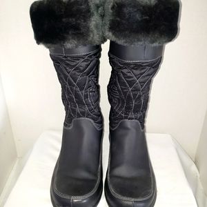 Sz 6M Women’s Timberland Boots Black With Faux Fur.